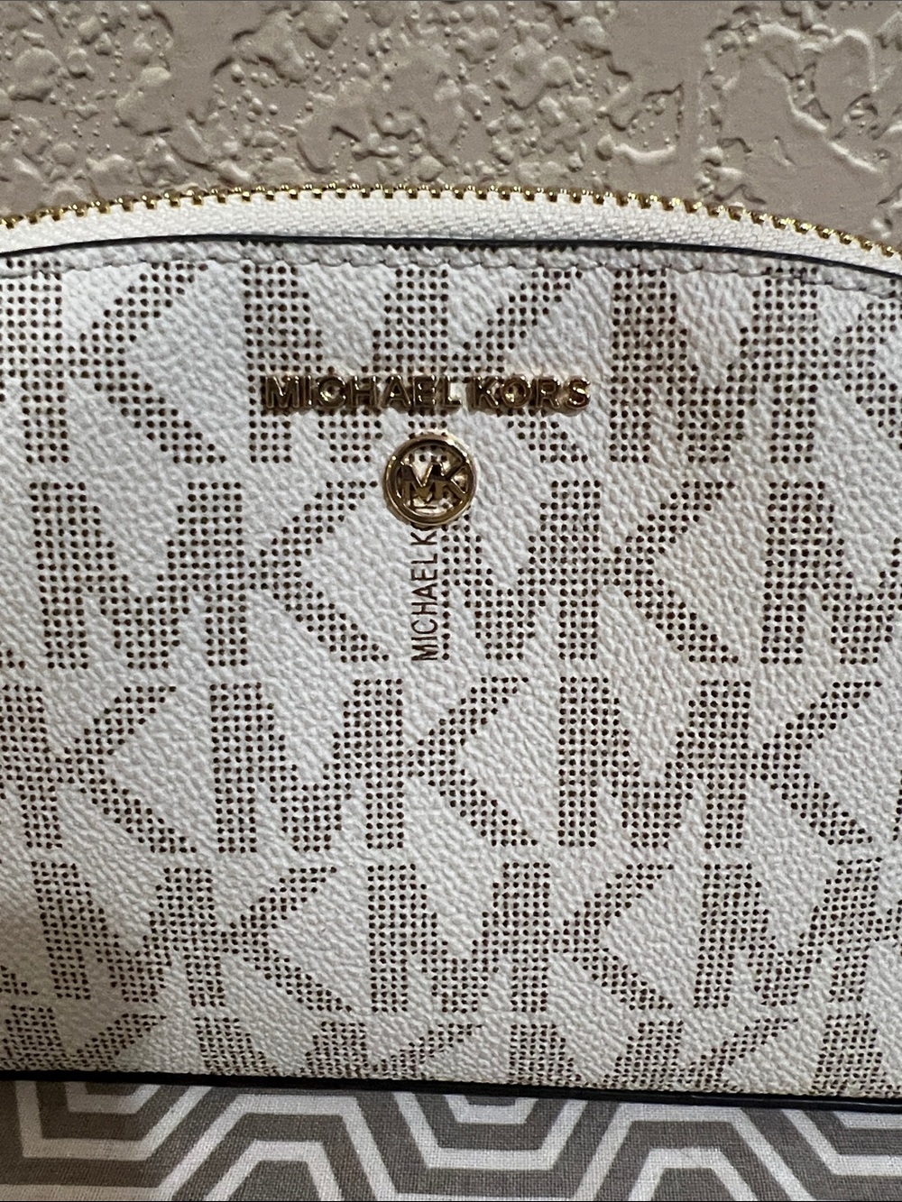 Michael Kors Het set charm Vanilla MK Logo Small travel Pouch - Picture 2 of 6